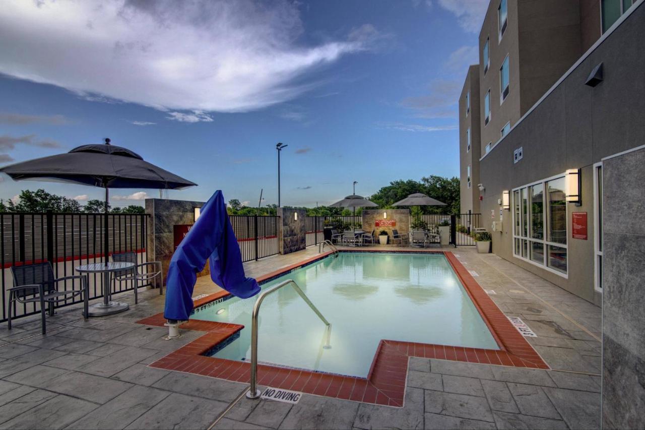 Towneplace Suites By Marriott Houston Hobby Airport Exterior photo